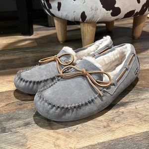 Women’s UGG Brand Moccasins - Style Dakota - Size 9 - Gray/Pewter